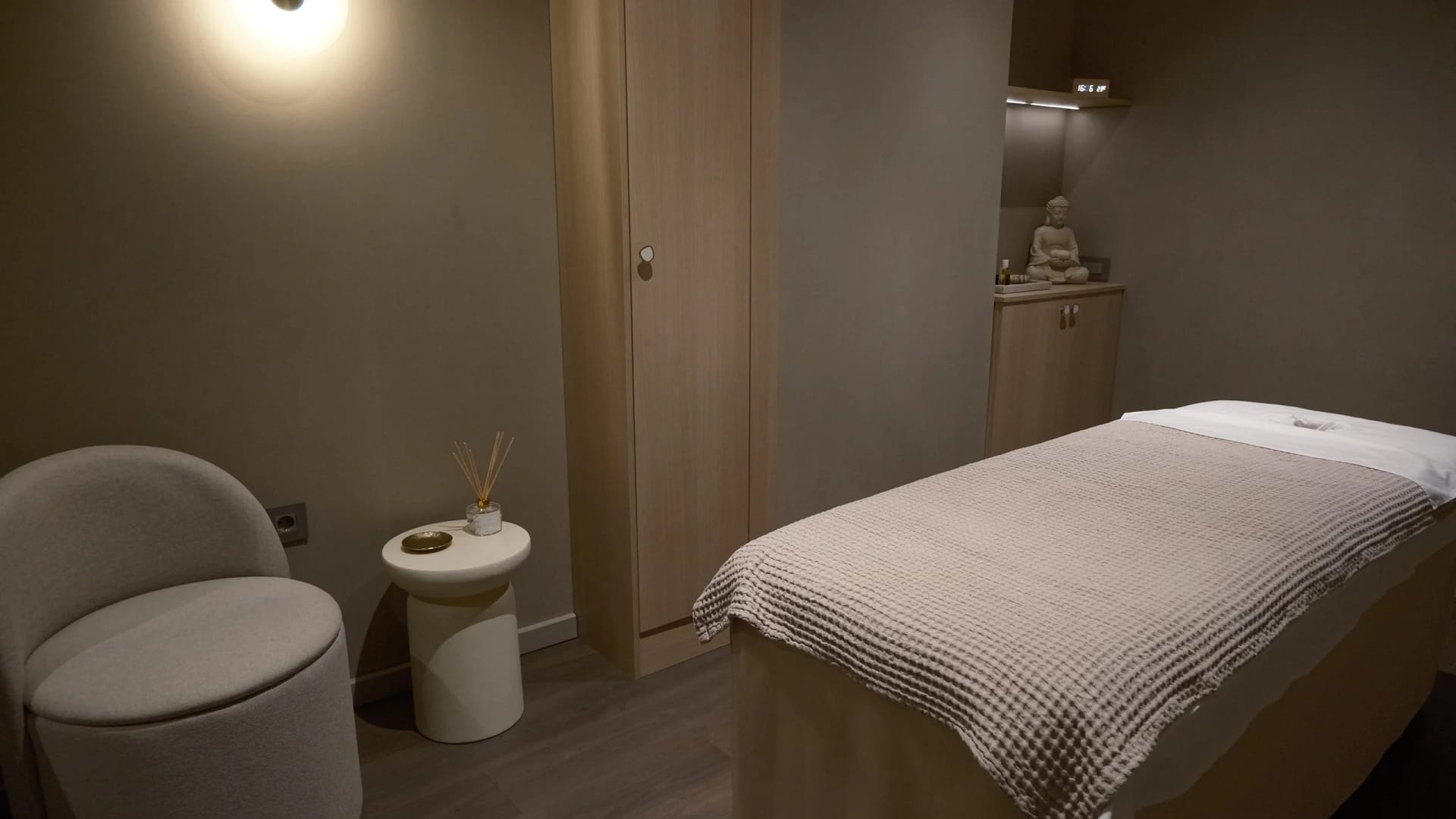 Χώρος μασάζ στην Αθήνα - Massage Athens Home