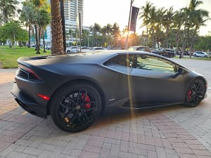 rent Lambo Miami - black matt lamborghini