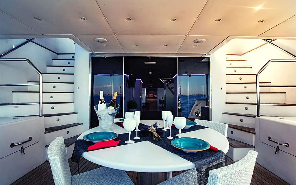luxury yacht ibiza - explorer
