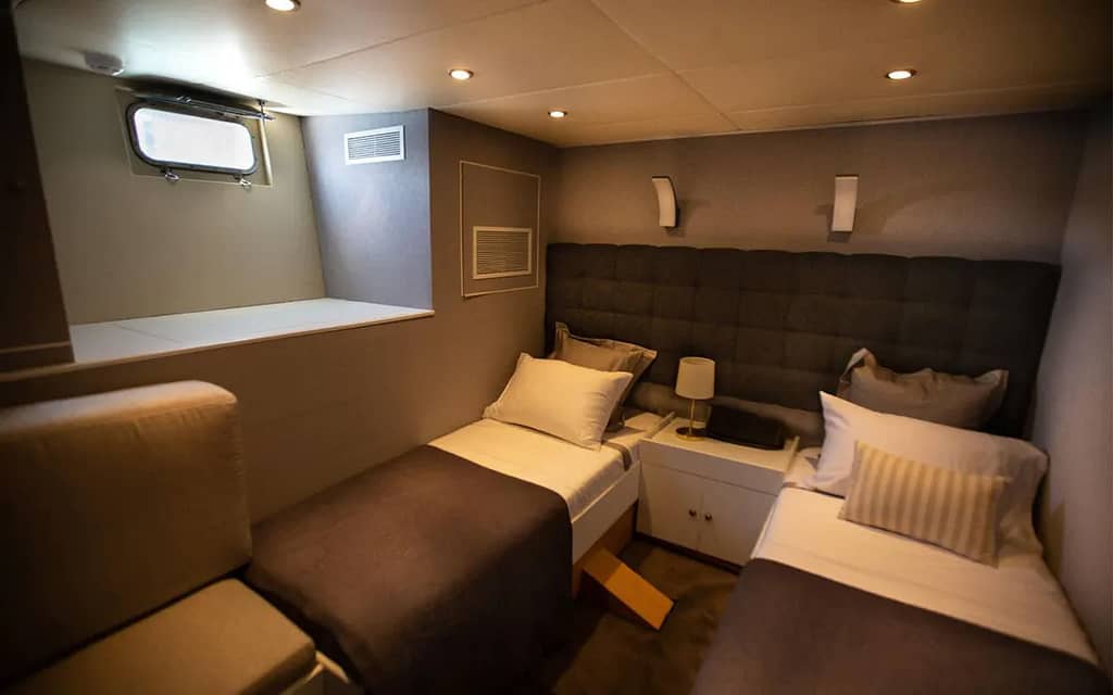 bed 2 - yachts ibiza - 92' explorer