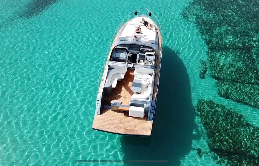 cranchi 44 in mykonos yachting - mykonos yachts 2