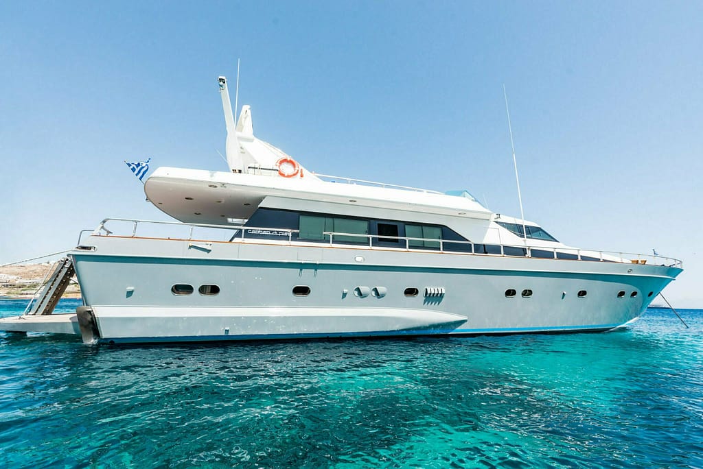 luxurious yachts mykonos - charter a yacht - cantieri di pisa- billionaire club mykonos concierge #59