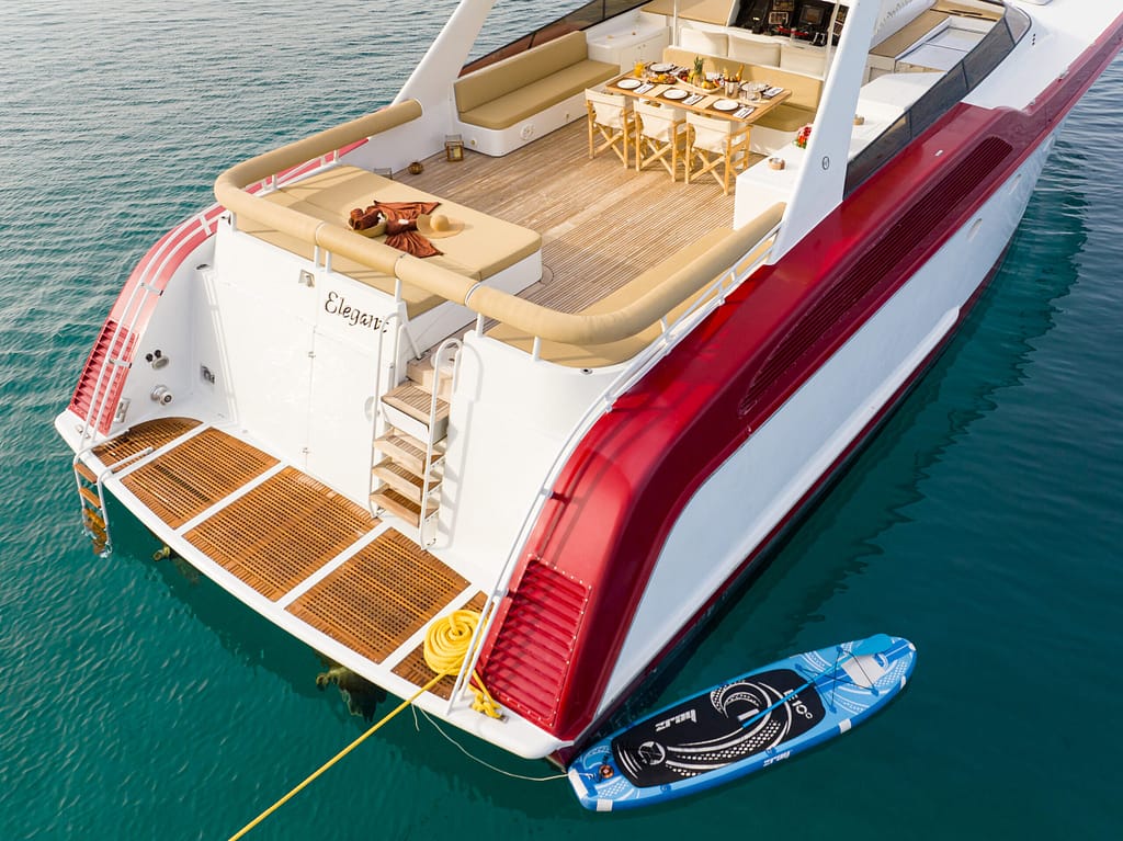 M/Y elegant yacht mykonos