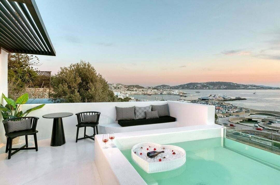 romantic view - luxury suites mykonos - tagoo black - billionaire club Mykonos