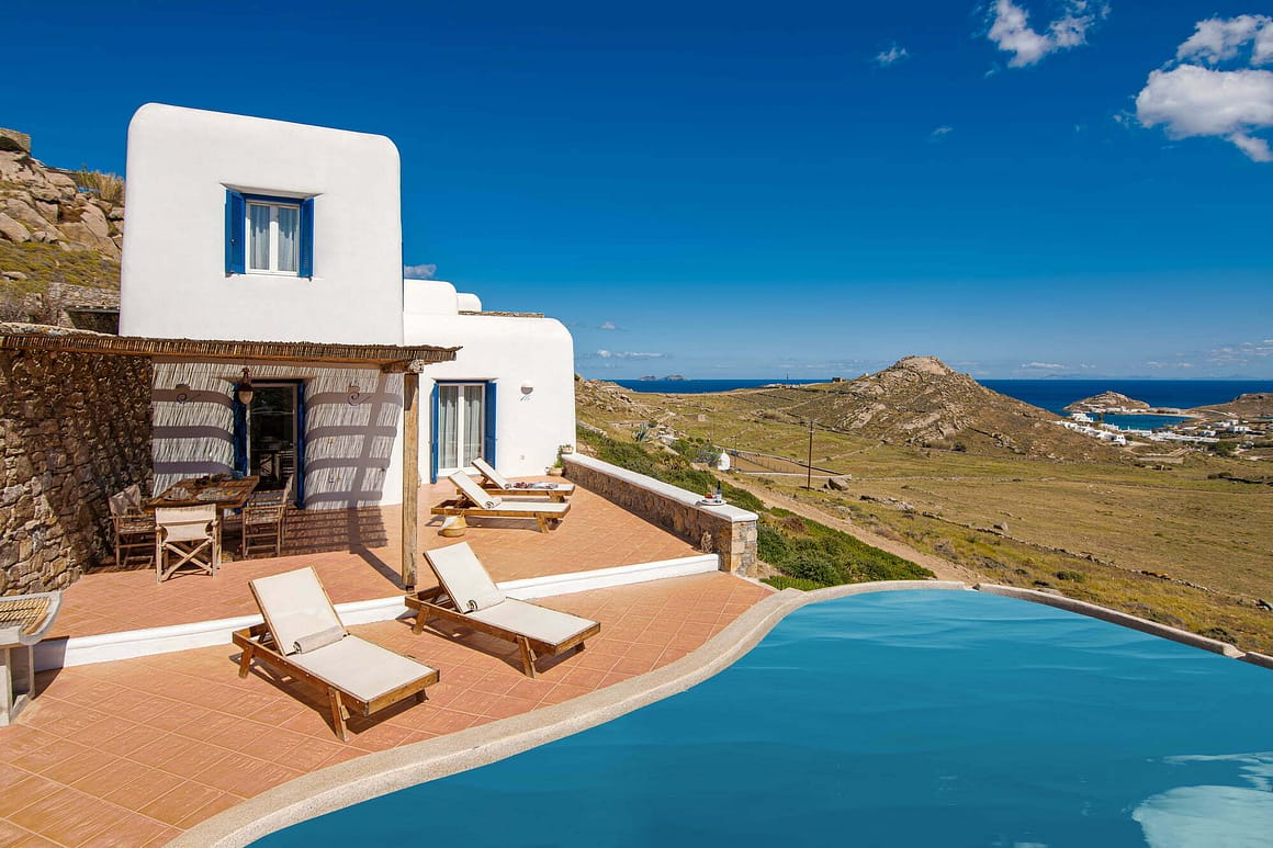 fancy villas in mykonos - billionaire club mykonos - jupiter villa