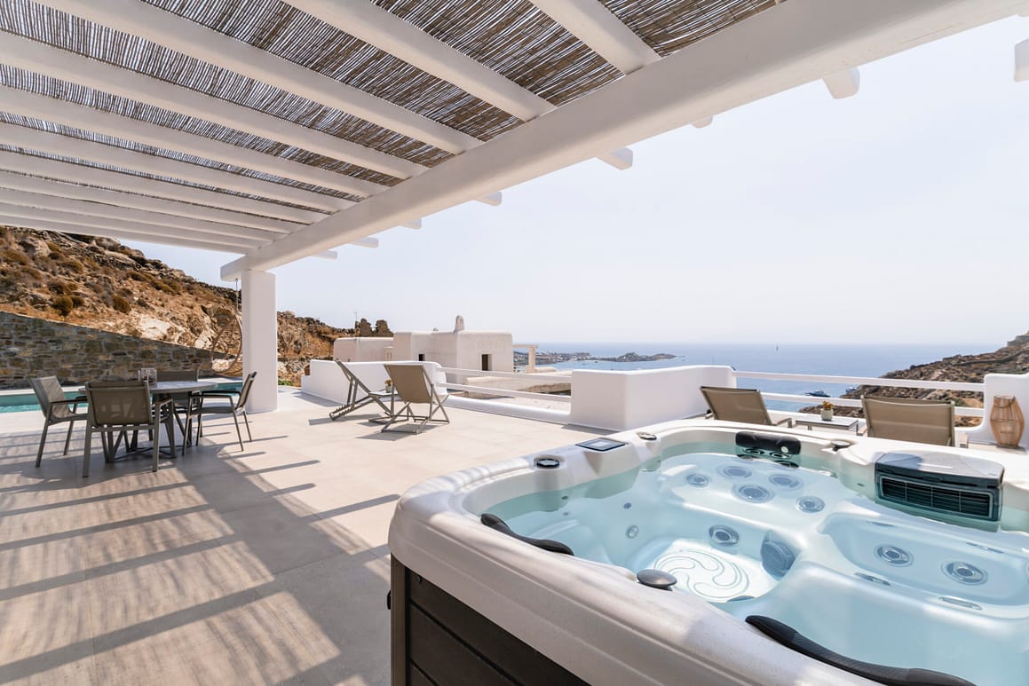 private jacuzzi - villa Mykonos Hercules view