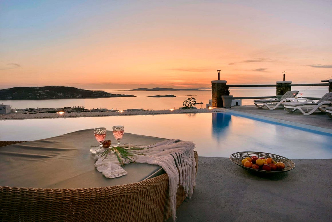 rent villa in Mykonos - casa bianco - billionaire club mykonos villa pool