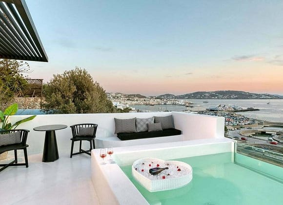 travel-to-mykonos-billionaire-club-mykonos