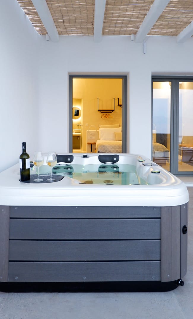 private jacuzzi - villa Mykonos Hercules