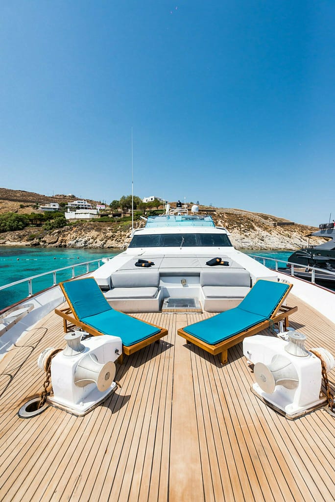 charter a yacht in mykonos - cantieri di pisa