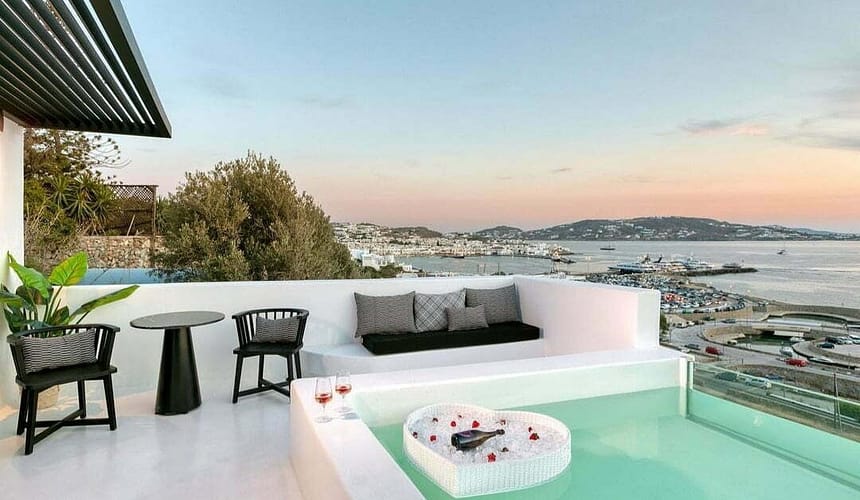 travel-to-mykonos-billionaire-club-mykonos