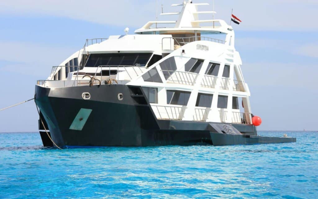 billionaireclublondon-mykonos-yachts