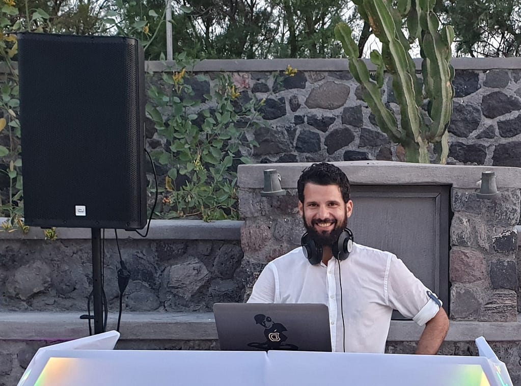 dj santorini
