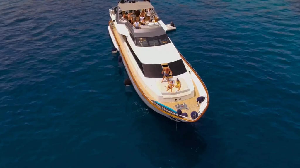 Miami bachelorette party on a yacht
