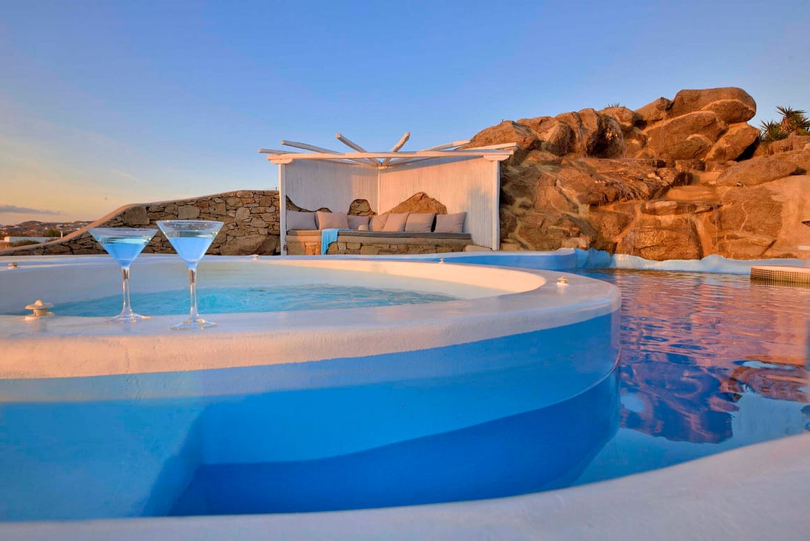 booking luxury villas mykonos - serenna villa - billionaire club Mykonos villas private pool 4